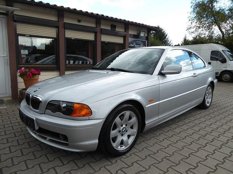 Silber Gebraucht 2002 BMW 320 Sport Line Coupé | 8.950 € (Teuer) - Bild 1/4
