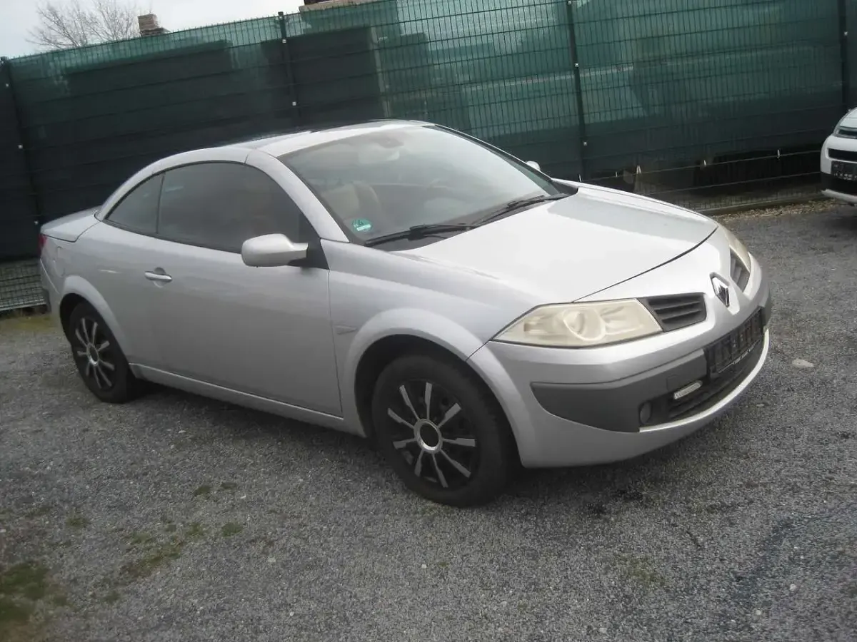Gebraucht Renault Mégane Cabriolet Avantage 131 PS (96 kW) 2006 Platingrau Cabrio