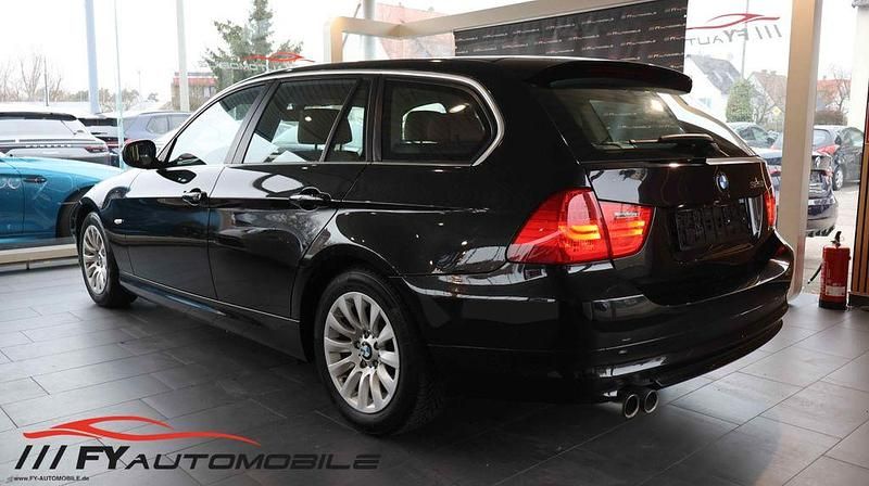 Gebraucht BMW 325 218 PS (160 kW) 2009 Schwarz Limousine