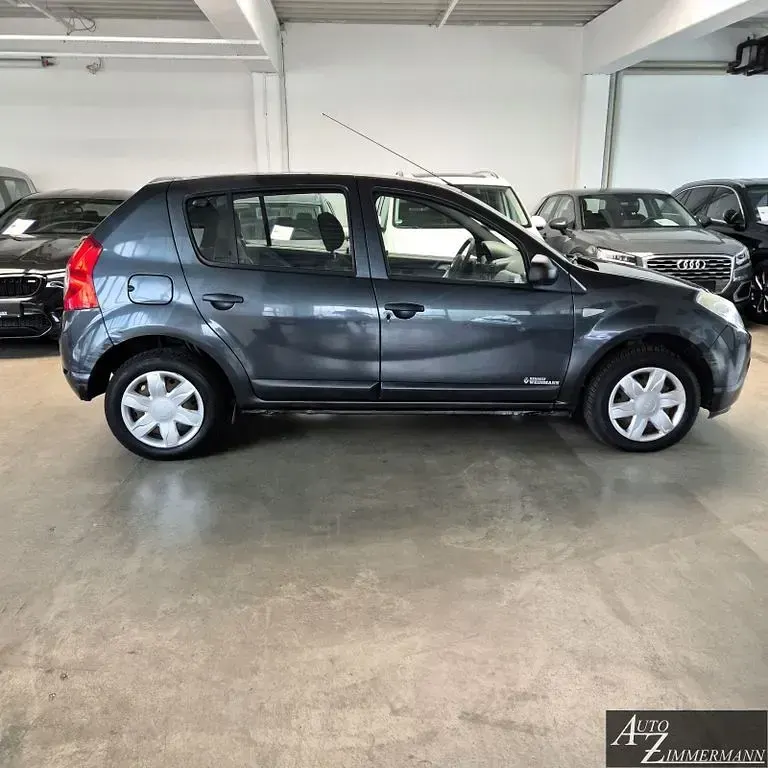 Gebraucht Dacia Sandero 75 PS (55 kW) 2009 Grau Limousine