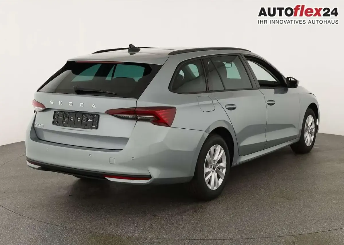 Neu Skoda Octavia Selection 150 PS (110 kW) 2026 Smokey diamond silver ... Kombi