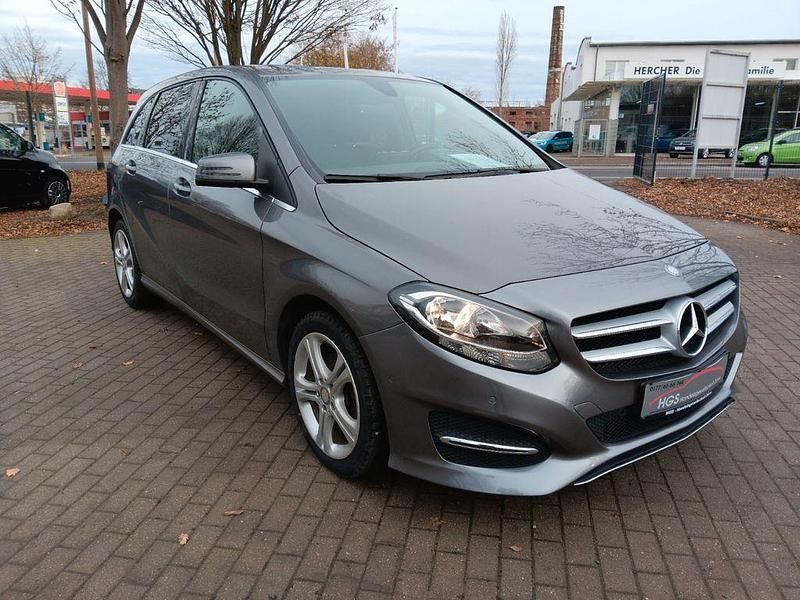 Gebraucht Mercedes B200 136 PS (100 kW) 2016 Mountaingrau  met. Van / Kleinbus