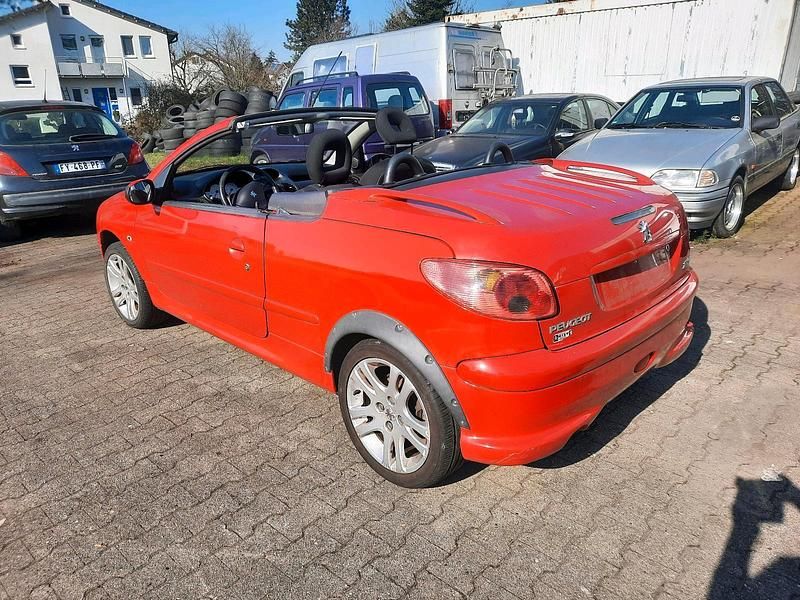 Gebraucht Peugeot 206 CC 109 PS (80 kW) 2005 Rot Cabrio