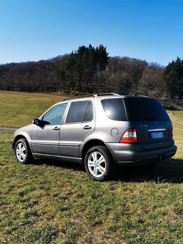 Gebraucht Mercedes ML500 292 PS (214 kW) 2002 Schwarz SUV