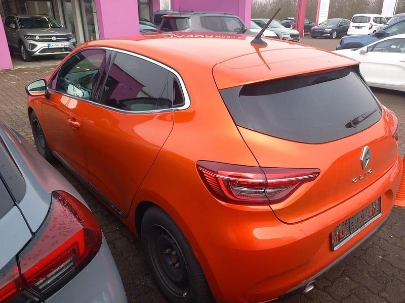 Gebraucht Renault Clio V Intens 91 PS (66 kW) 2022 Valencia orange metallic