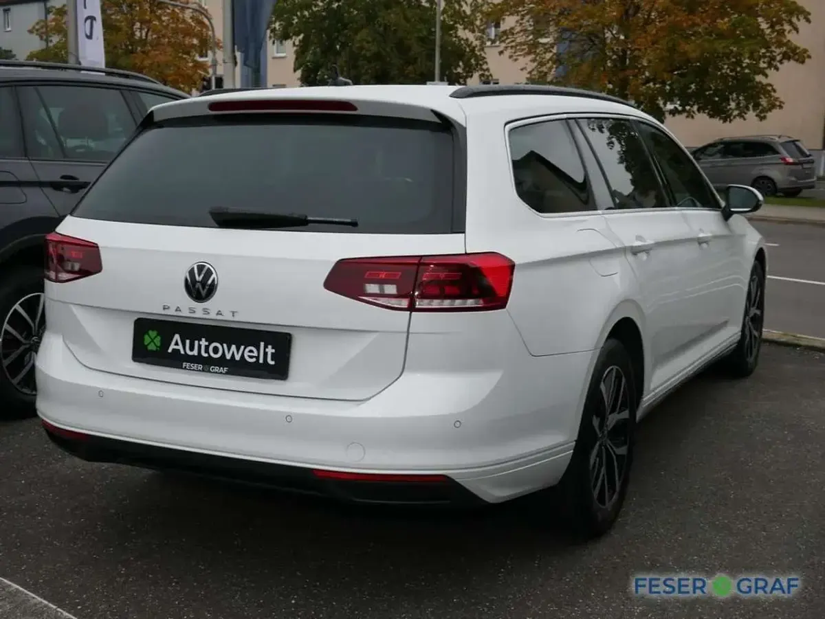 Gebraucht VW Passat Business 200 PS (147 kW) 2022 Weiss Kombi