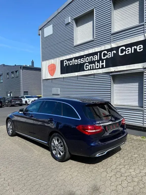 Gebraucht Mercedes C220 136 PS (100 kW) 2017 Blau Limousine