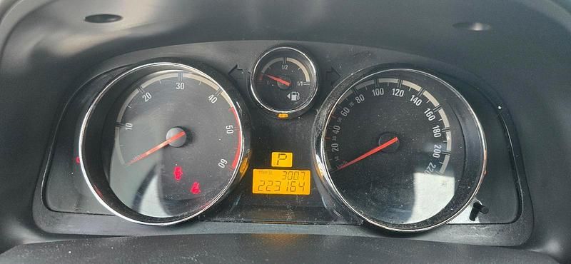 Gebraucht Opel Antara 150 PS (110 kW) 2008 Silber SUV