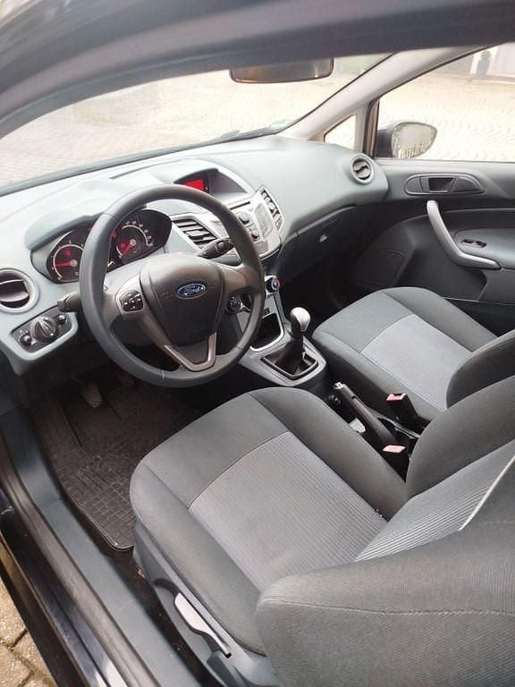 Gebraucht Ford Fiesta 82 PS (60 kW) 2011 Schwarz Kleinwagen