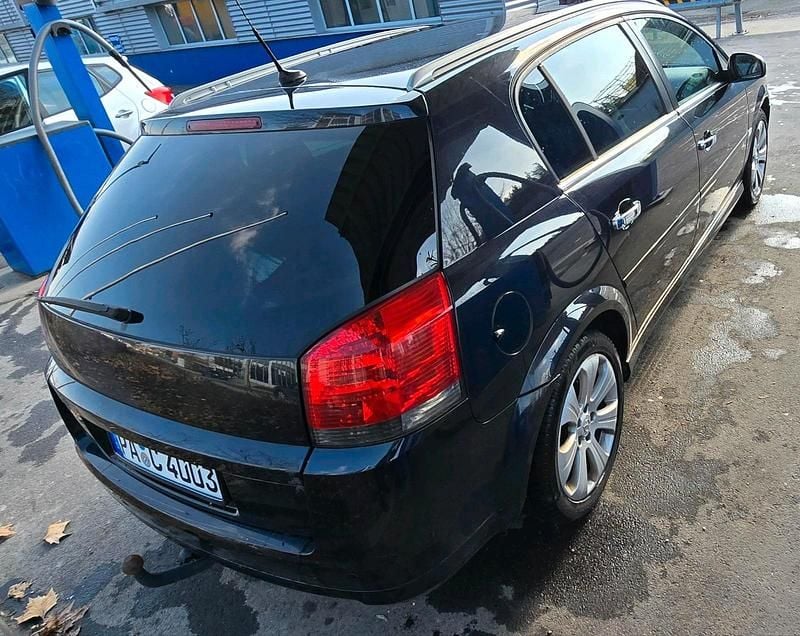 Gebraucht Opel Signum 150 PS (110 kW) 2007 Schwarz Kleinwagen