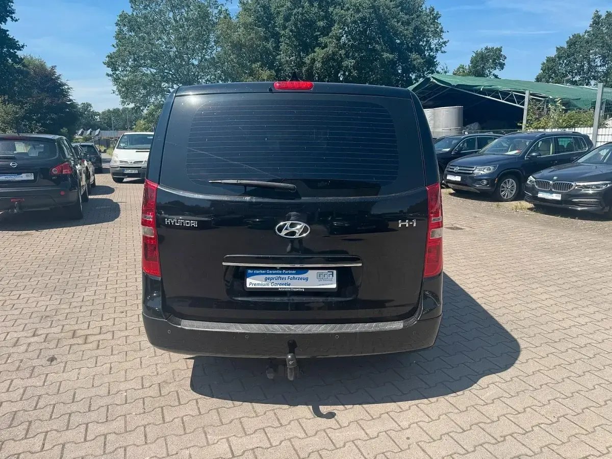 Gebraucht Hyundai H-1 Trend 170 PS (125 kW) 2019 Schwarz Van / Kleinbus