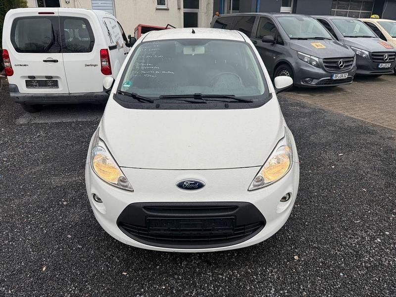 Gebraucht Ford Ka Titanium 69 PS (50 kW) 2014 Weiß Kleinwagen