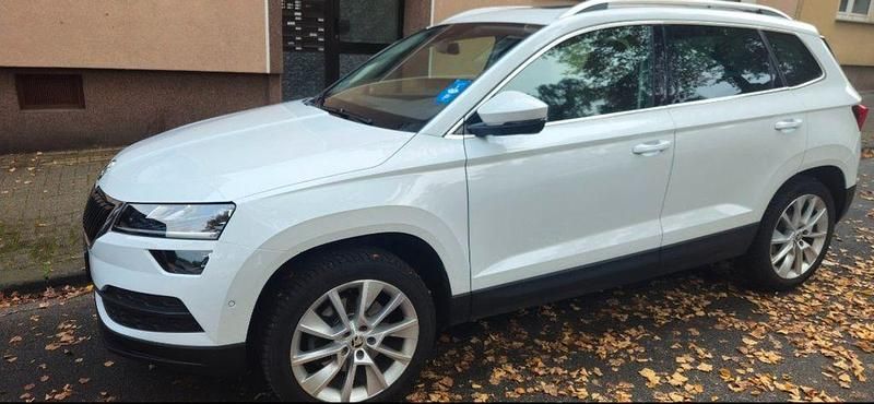 Weiß Gebraucht 2017 Skoda Karoq Style SUV | 19.000 € (Fairer Preis) - Bild 1/4