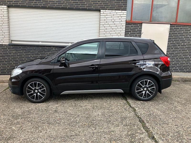 Braun Gebraucht 2014 Suzuki SX4 S-Cross Limited SUV | 9.990 € (Fairer Preis) - Bild 1/4