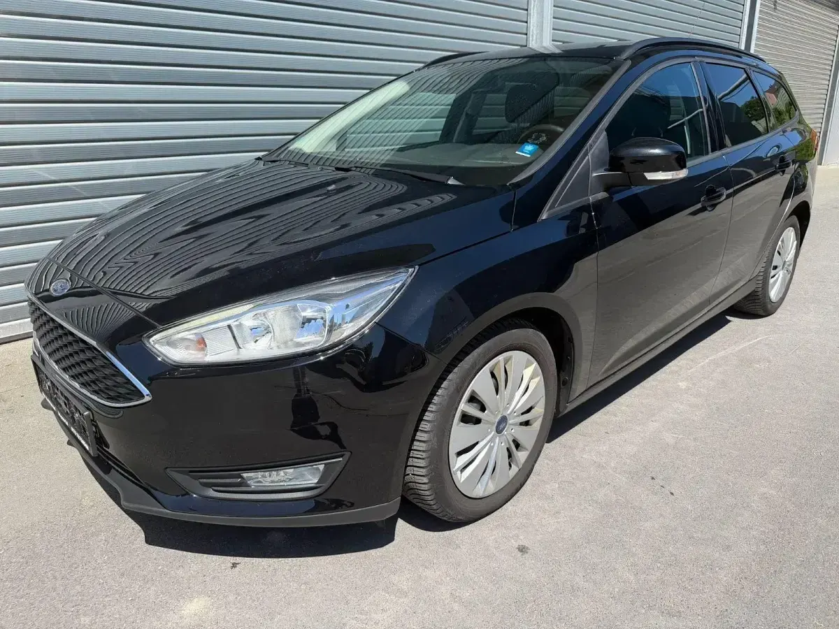 Gebraucht Ford Focus Business Edition 125 PS (91 kW) 2016 Schwarz Limousine