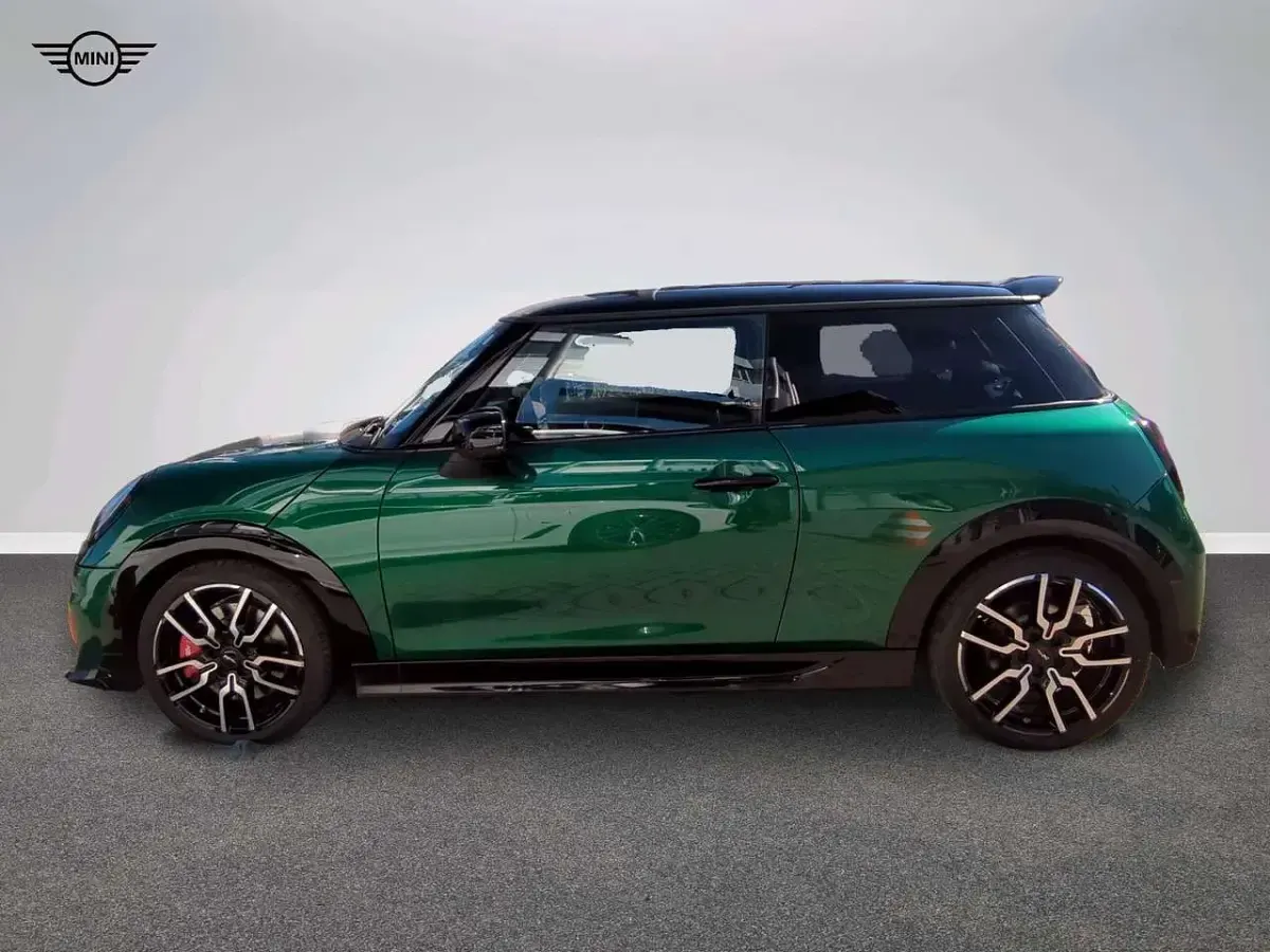 Używany Mini John Cooper Works 231 KM (169 kW) 2025 Zielony Hatchback