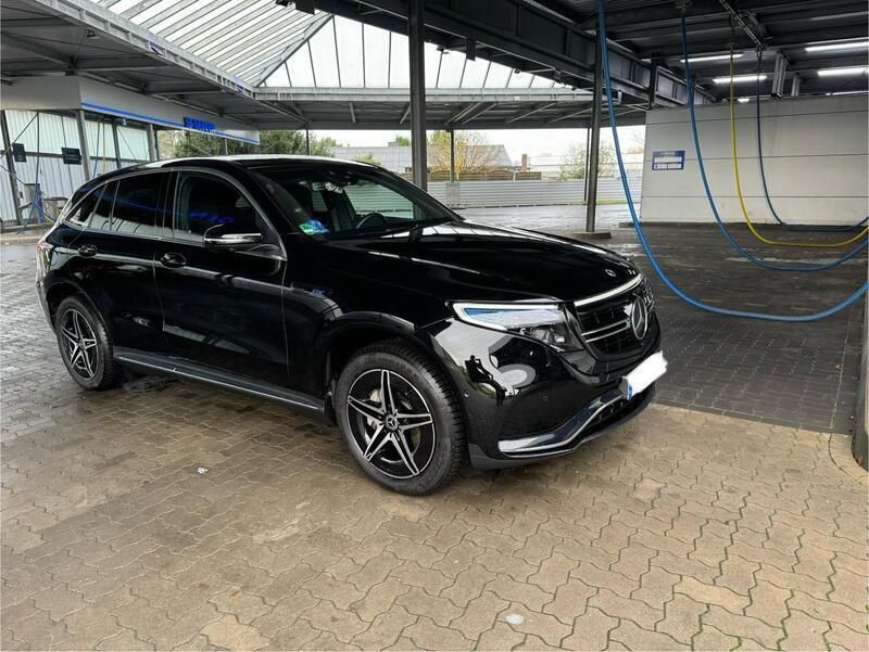 Schwarz Gebraucht 2023 Mercedes EQC400 AMG SUV | 65.000 € - Bild 1/4