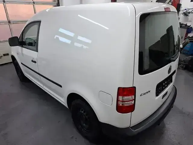 Second-hand VW Caddy 102 CP (75 kW) 2012 Alb Monovolum