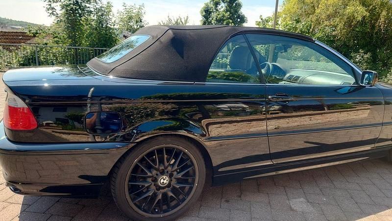 Gebraucht BMW 320 Performance 170 PS (125 kW) 2001 Schwarz Cabrio