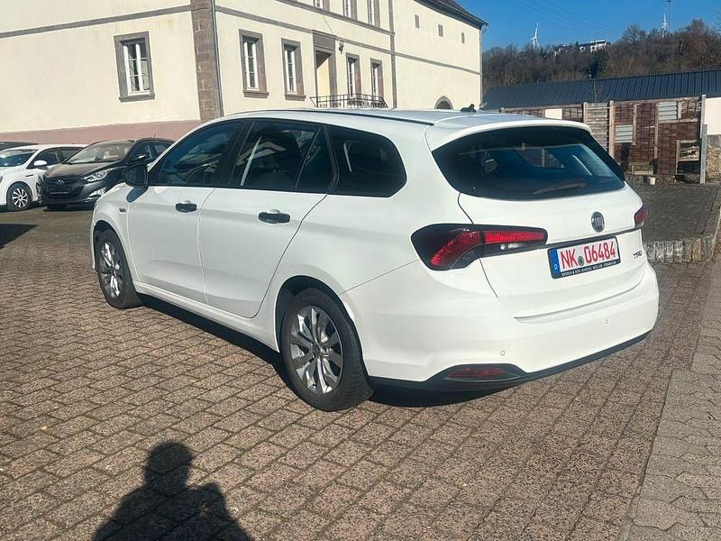 Gebraucht Fiat Tipo Pop 95 PS (69 kW) 2018 Weiß Kombi