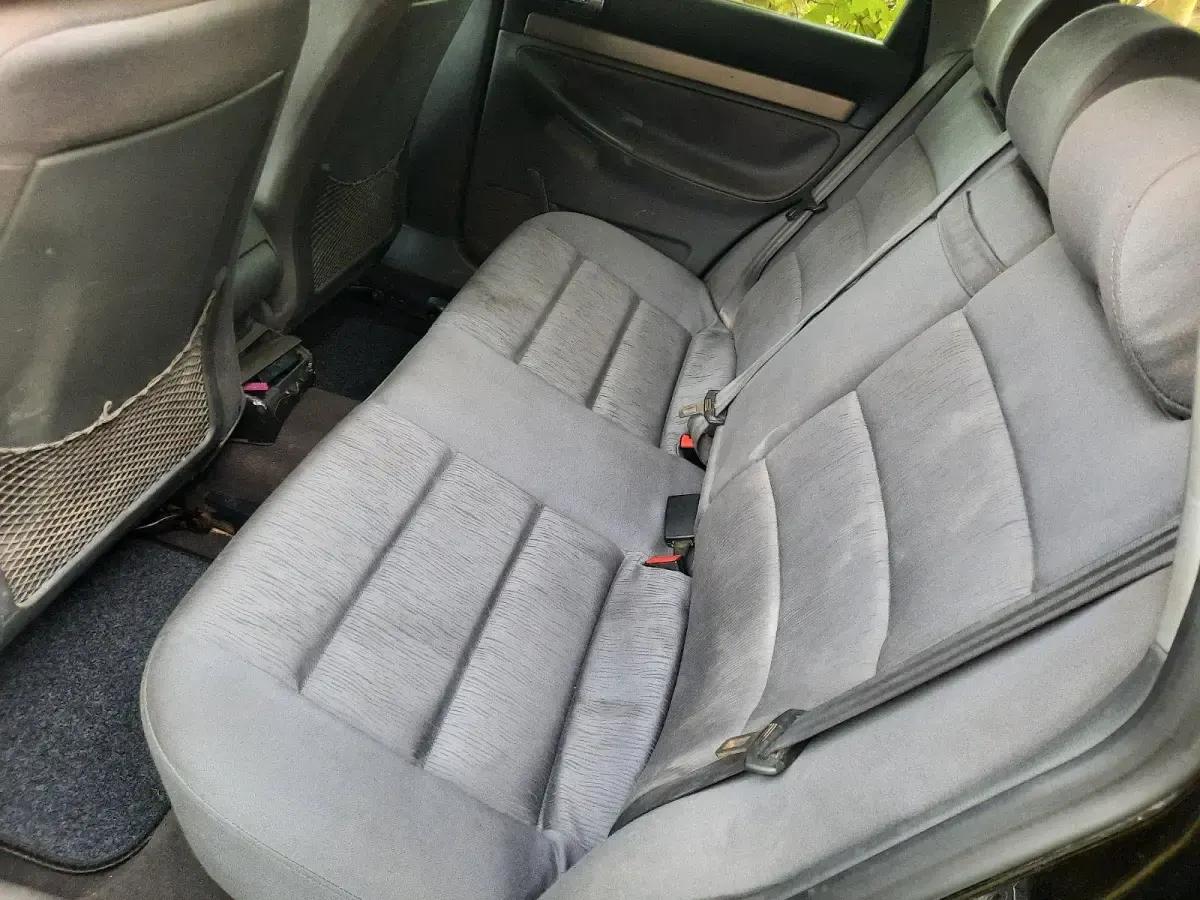 Second-hand Audi A4 116 CP (85 kW) 2000 Negru Break