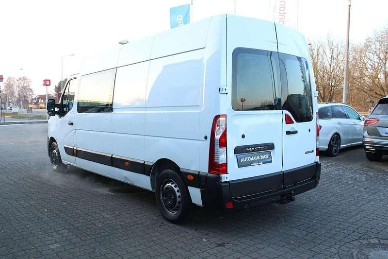 Second-hand Renault Master 150 CP (110 kW) 2023 Alb Monovolum