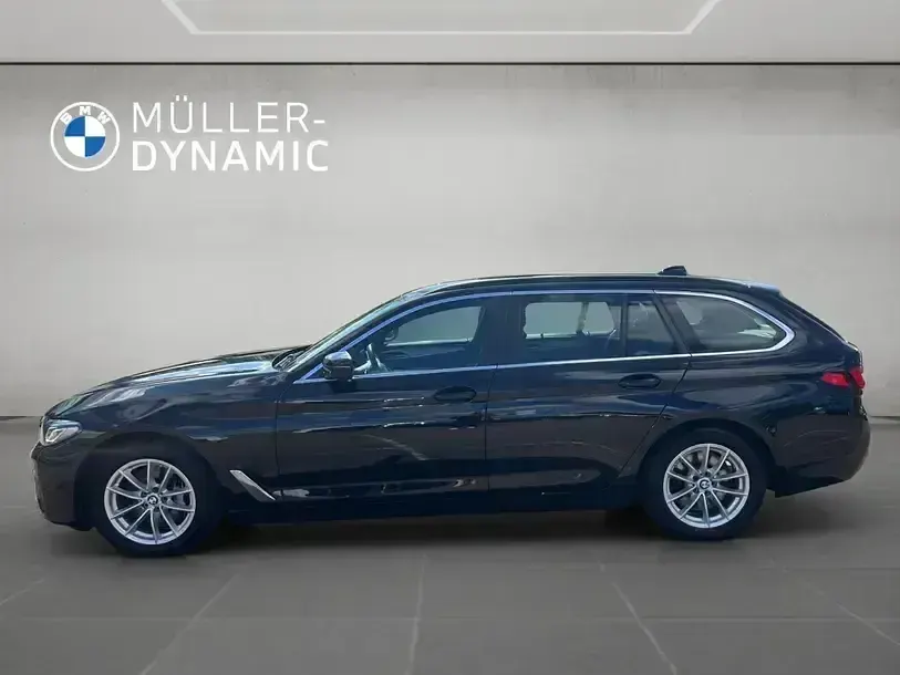 Używany BMW 530 Efficient Dynamics 286 KM (210 kW) 2022 Czarny Kombi