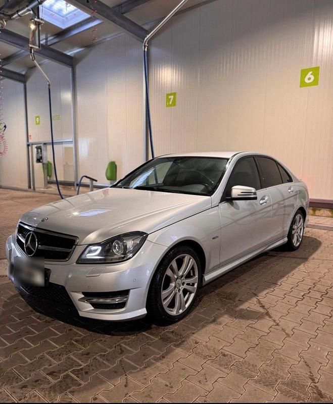 Gebraucht Mercedes C200 184 PS (135 kW) 2011 Silber Limousine
