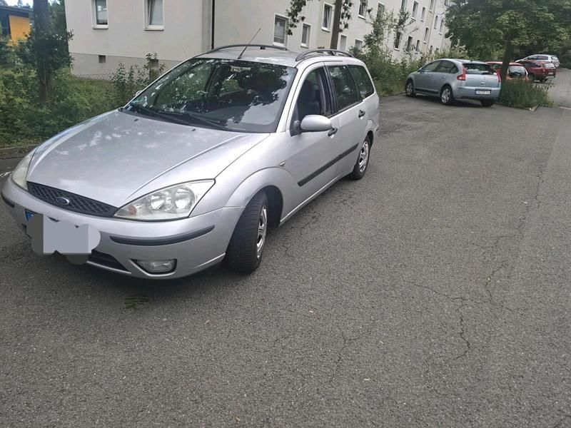 Silber Gebraucht 2004 Ford Focus Kombi | 200 € (Superpreis) - Bild 1/4