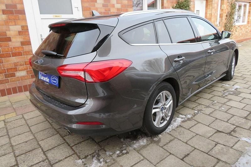 Gebraucht Ford Focus 120 PS (88 kW) 2022 Grau Kombi