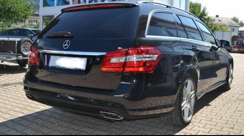 Gebraucht Mercedes E350 Avantgarde 265 PS (194 kW) 2012 Schwarz metallic Kombi