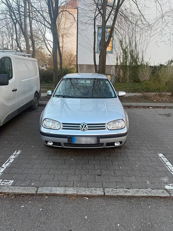 Gebraucht VW Golf IV 105 PS (77 kW) 2002 Silber Kleinwagen