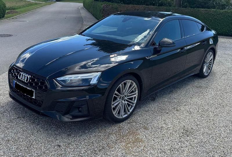 Schwarz Gebraucht 2022 Audi A5 Sportback S-Line Limousine | 31.580 € (Superpreis) - Bild 1/4