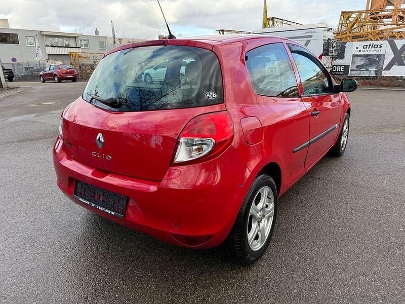 Gebraucht Renault Clio III 75 PS (55 kW) 2012 Rot Limousine