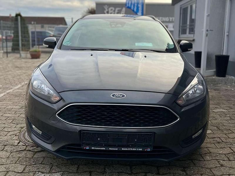 Gebraucht Ford Focus 120 PS (88 kW) 2018 Magneticgrau (metallic) Kombi