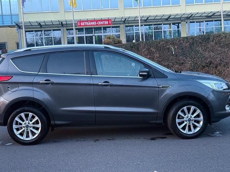 Gebraucht Ford Kuga 150 PS (110 kW) 2015 Grau SUV