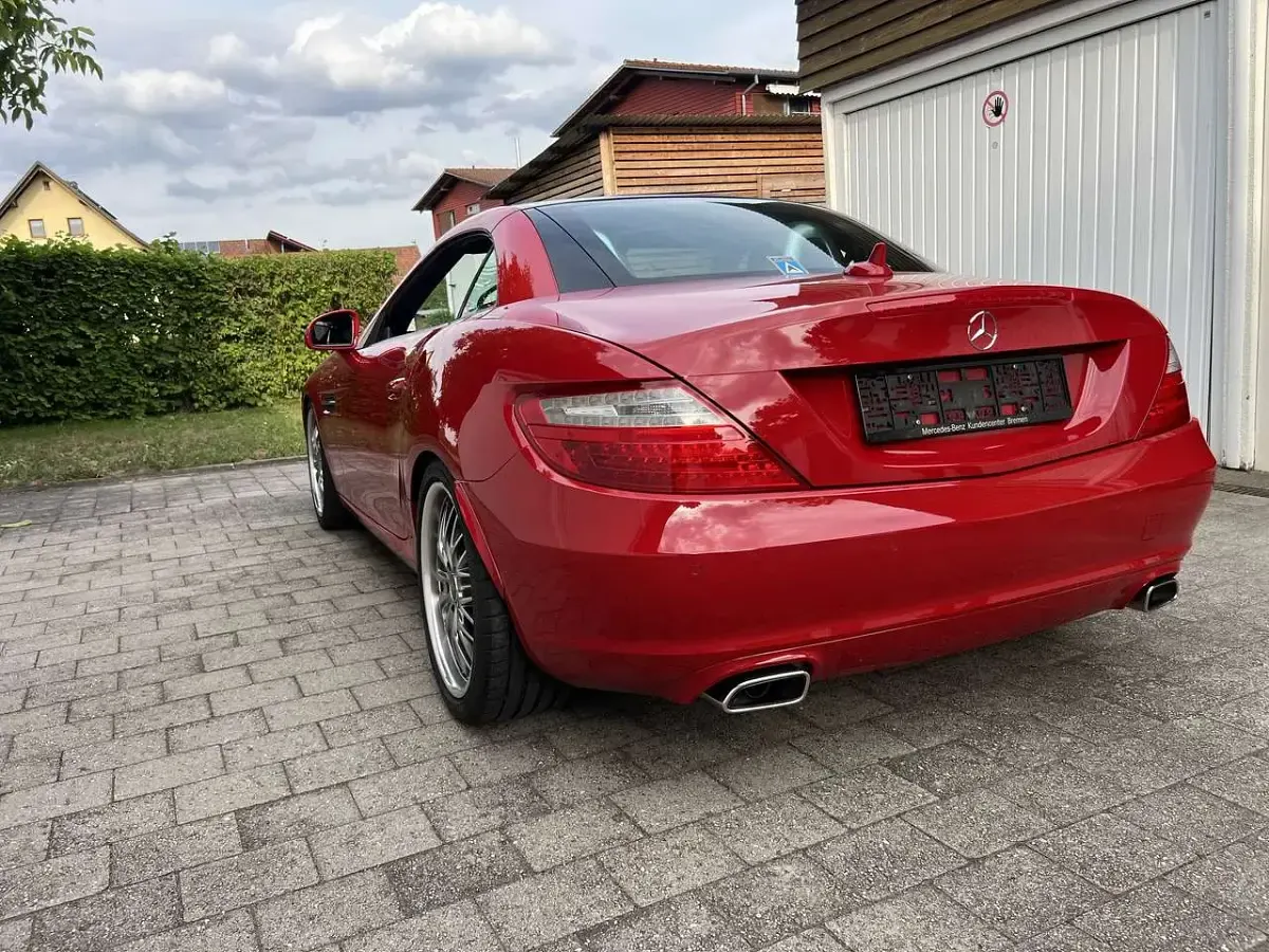 Gebraucht Mercedes SLK250 204 PS (150 kW) 2012 Rot Cabrio