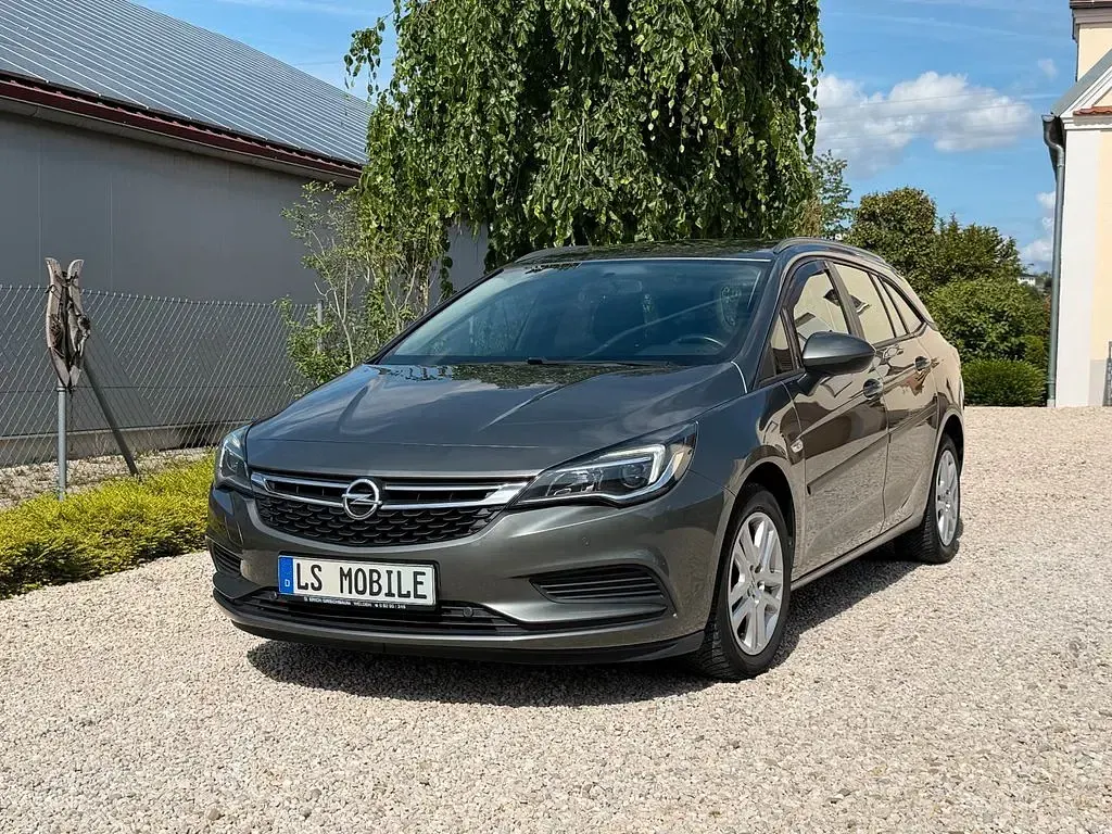 Gebraucht Opel Astra Edition 110 PS (80 kW) 2019 Grau Kombi