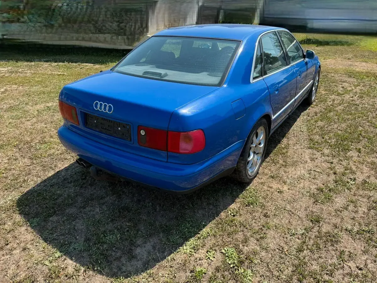 Gebraucht Audi A8 230 PS (169 kW) 1997 Blau Limousine