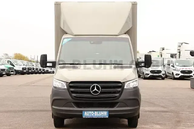 Gebraucht Mercedes Sprinter 163 PS (119 kW) 2020 Steingrau Van