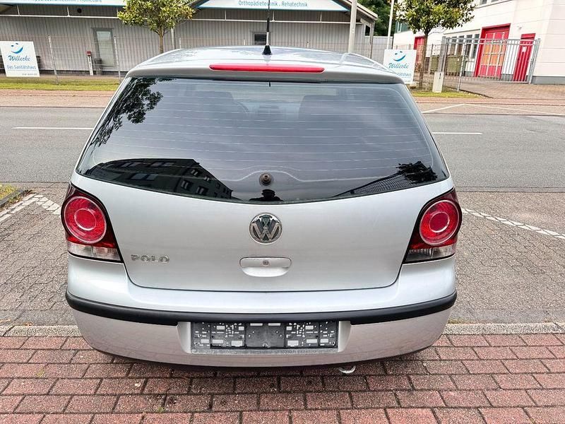 Używany VW Polo 54 KM (39 kW) 2005 Srebrny Sedan/Limuzyna