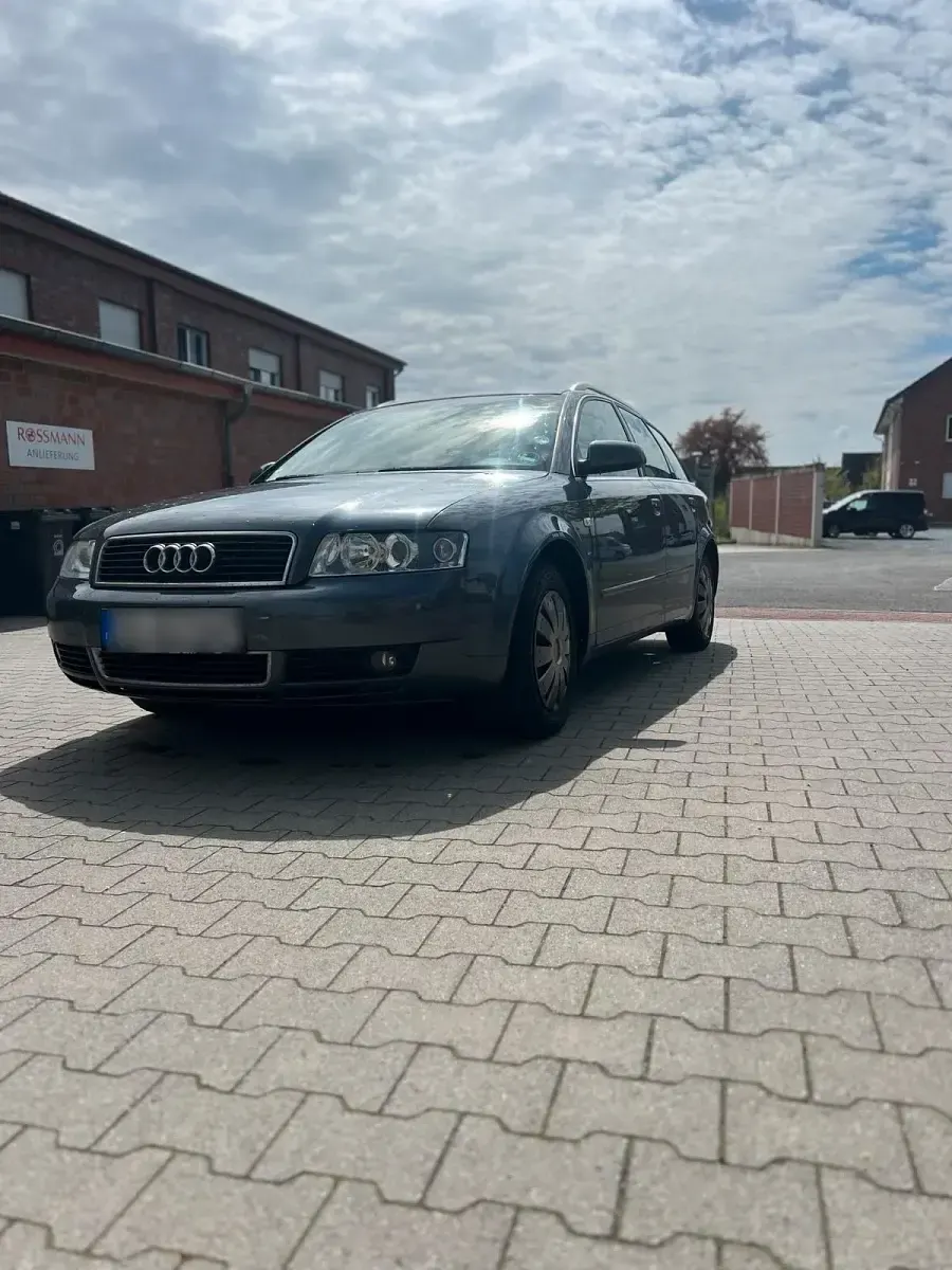 Gebraucht Audi A4 136 PS (100 kW) 2005 Blau Kombi