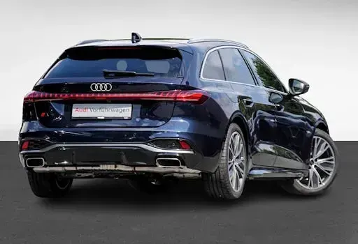 Gebraucht Audi A5 Ambiente 204 PS (150 kW) 2025 Blau Coupé