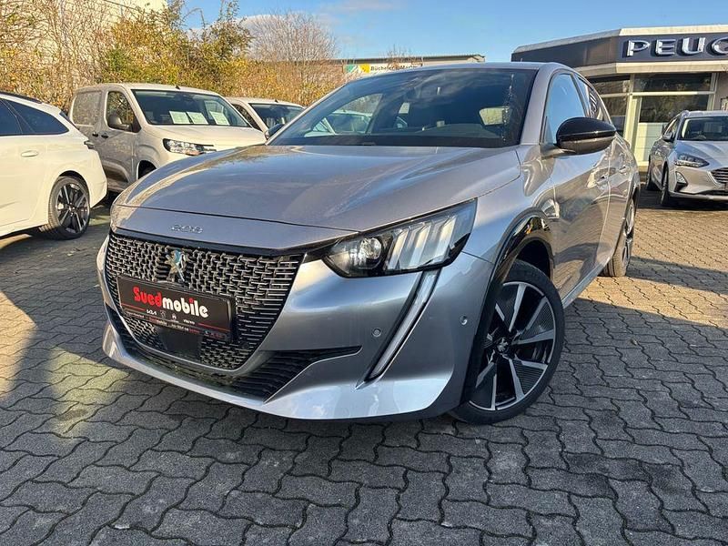 Silber (metallic) Gebraucht 2021 Peugeot e-208 GT Kleinwagen | 17.650 € (Fairer Preis) - Bild 1/4