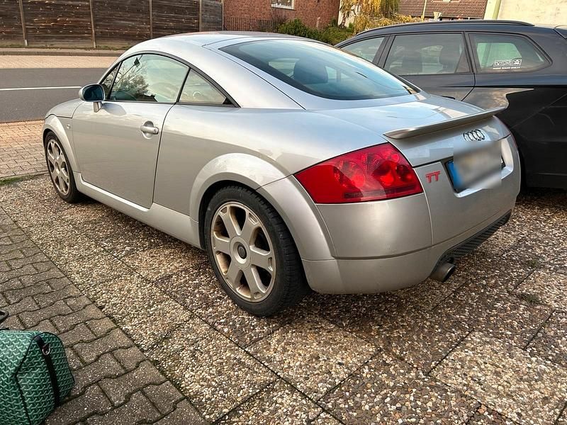 Silber Gebraucht 2002 Audi TT S-Line Coupé | 5.000 € (Etwas zu teuer) - Bild 1/4