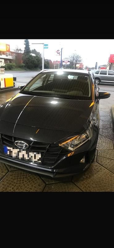 Gebraucht Hyundai i20 84 PS (61 kW) 2020 Grau Kleinwagen