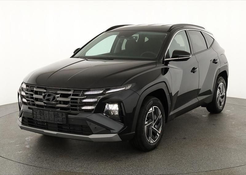 Cypress green metallic Neu 2025 Hyundai Tucson Style SUV | 39.495 € (Guter Preis) - Bild 1/4