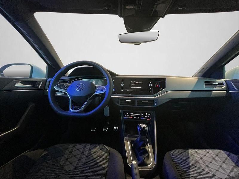 Neu VW Taigo R-line 116 PS (85 kW) 2025 Pure white uni SUV