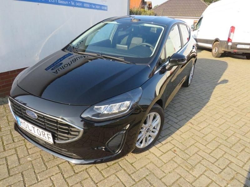 Agate black (metallic) Gebraucht 2023 Ford Fiesta Titanium Limousine | 17.480 € (Fairer Preis) - Bild 1/4