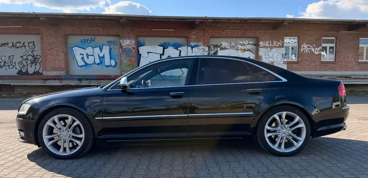Second-hand Audi S8 Exclusive 450 CP (330 kW) 2008 Negru Berlinǎ